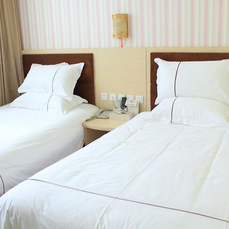 Super 8 Hotel Chengdu Airport Branch Esterno foto