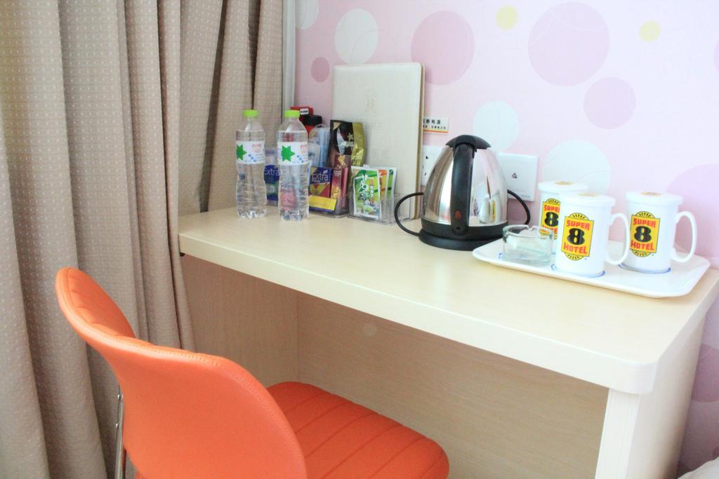 Super 8 Hotel Chengdu Airport Branch Esterno foto